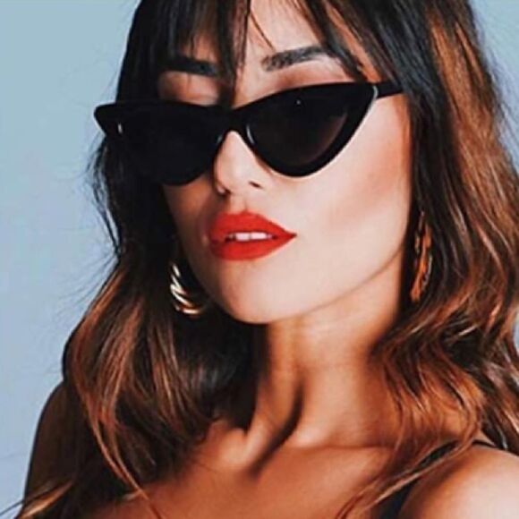 Black Vintage Cat Eye sunglasses - Picture 1 of 6